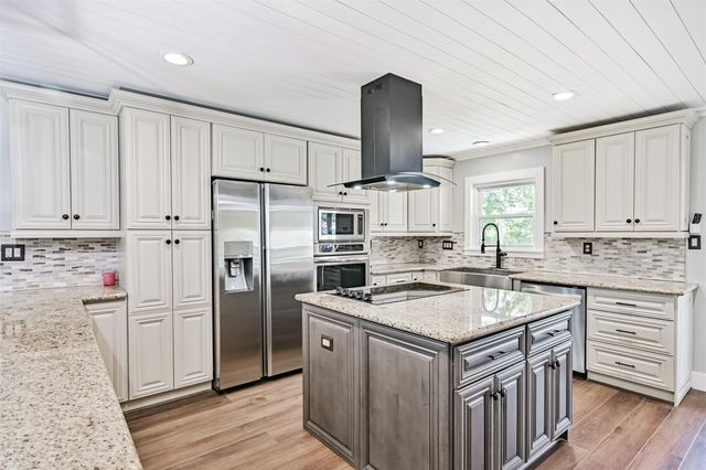 18502 Wells Court, Pearland, TX 77584