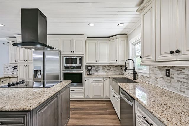 18502 Wells Court, Pearland, TX 77584