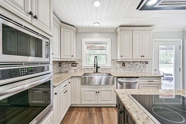 18502 Wells Court, Pearland, TX 77584