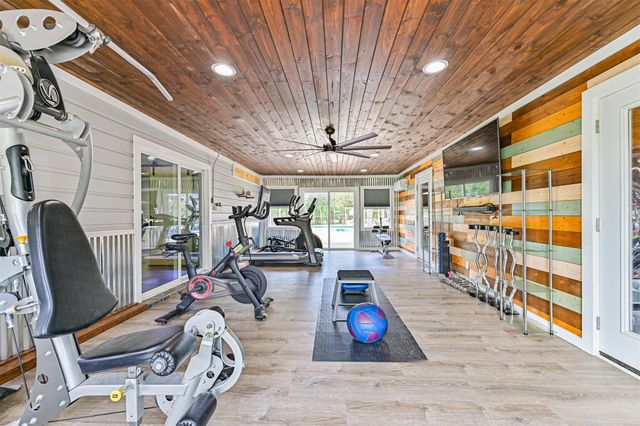 18502 Wells Court, Pearland, TX 77584