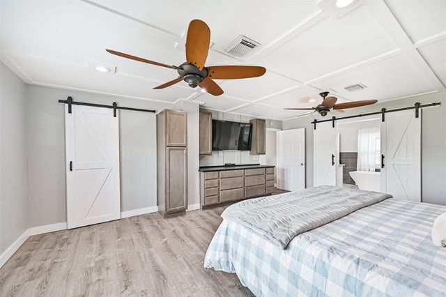 18502 Wells Court, Pearland, TX 77584