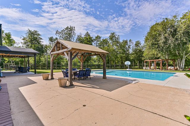 18502 Wells Court, Pearland, TX 77584