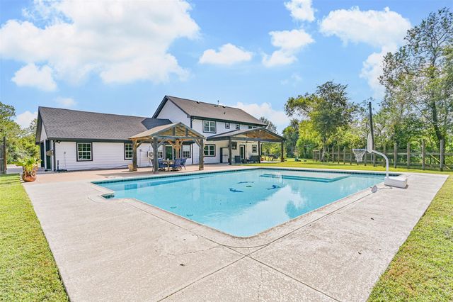 18502 Wells Court, Pearland, TX 77584