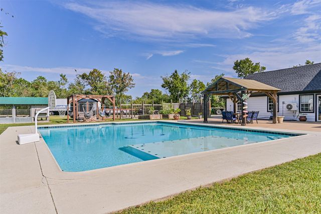 18502 Wells Court, Pearland, TX 77584