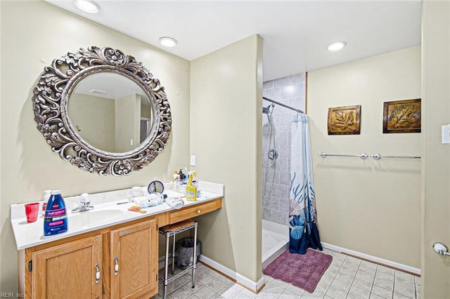 945 Foxboro DR, Newport News, VA 23602