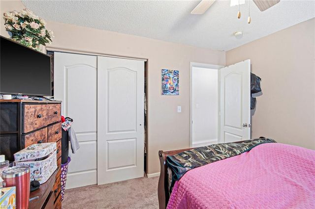 945 Foxboro DR, Newport News, VA 23602