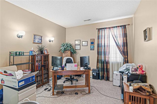 945 Foxboro DR, Newport News, VA 23602