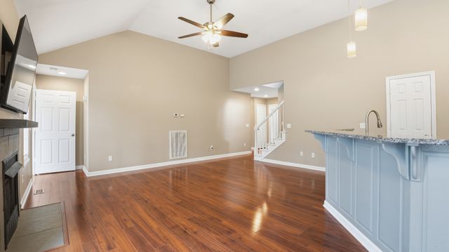 133 Riley Creek Rd, Tullahoma, TN 37388