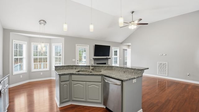 133 Riley Creek Rd, Tullahoma, TN 37388