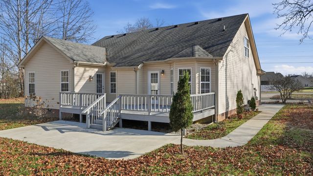 133 Riley Creek Rd, Tullahoma, TN 37388