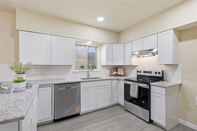 829 Joanna Drive, Hurst, TX 76053