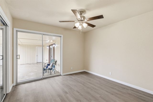 829 Joanna Drive, Hurst, TX 76053