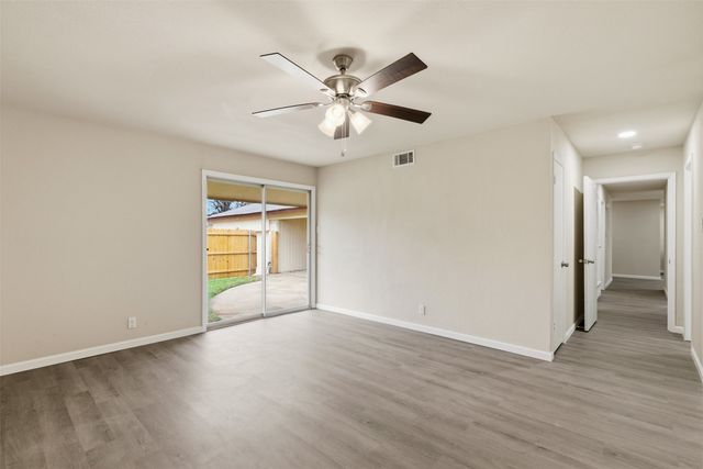 829 Joanna Drive, Hurst, TX 76053