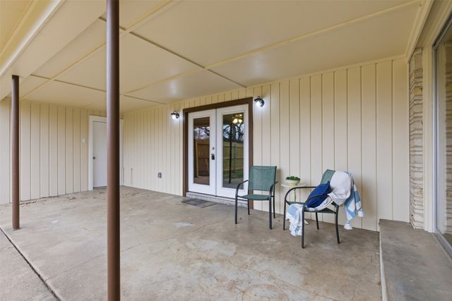 829 Joanna Drive, Hurst, TX 76053