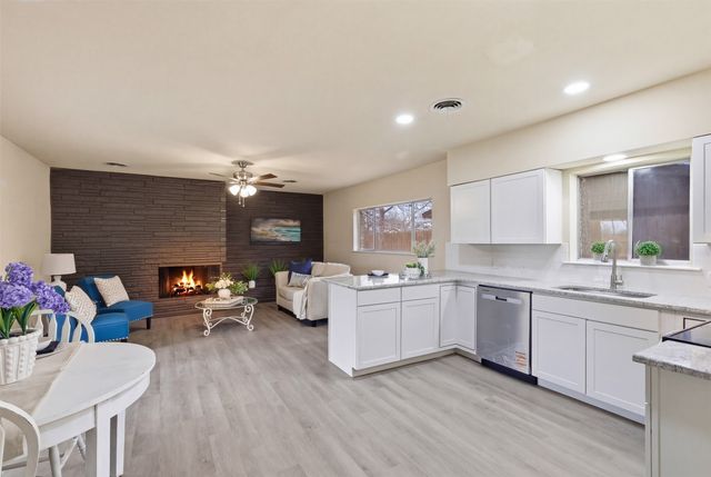 829 Joanna Drive, Hurst, TX 76053