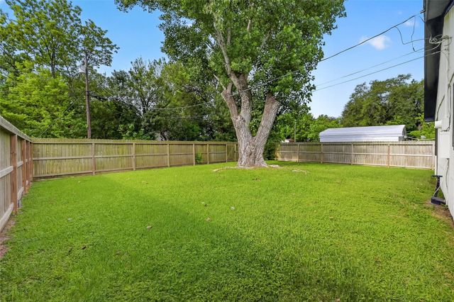 2301 7th Avenue N, Texas City, TX 77590
