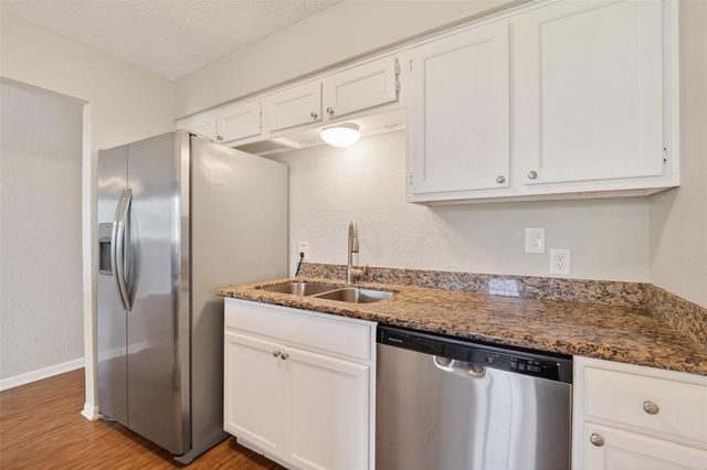 2301 7th Avenue N, Texas City, TX 77590