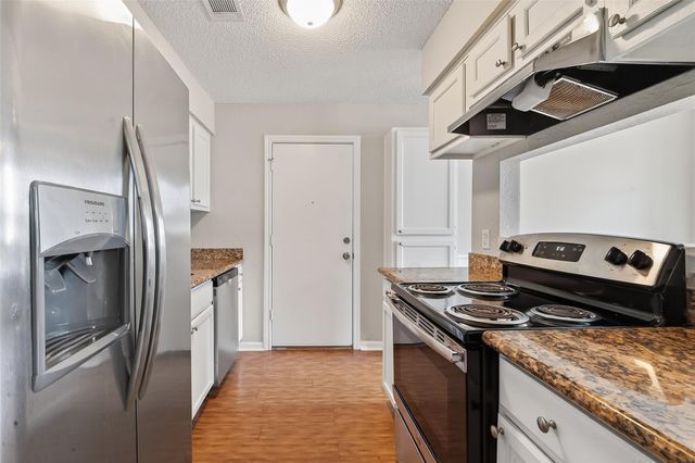 2301 7th Avenue N, Texas City, TX 77590