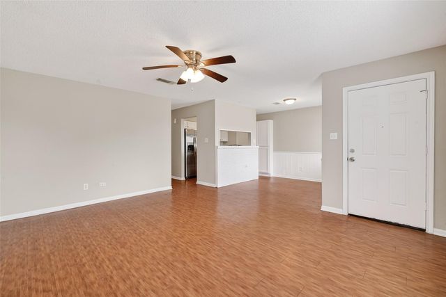 2301 7th Avenue N, Texas City, TX 77590