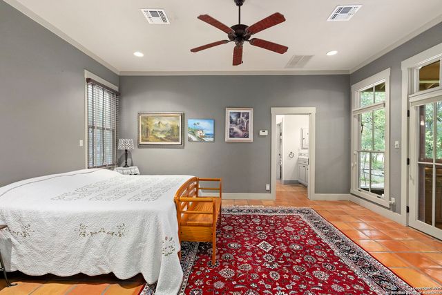 8749 phoenix, Universal City, TX 78148