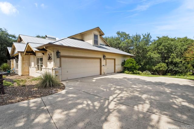 8749 phoenix, Universal City, TX 78148