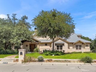 8749 phoenix, Universal City, TX 78148