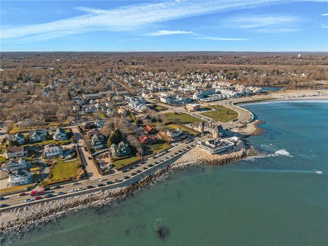 16 Courtway Street, Narragansett, RI 02882