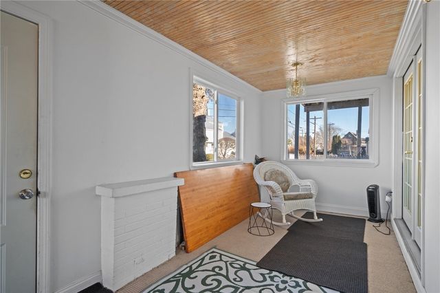 16 Courtway Street, Narragansett, RI 02882