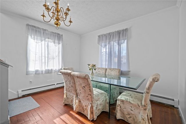 16 Courtway Street, Narragansett, RI 02882