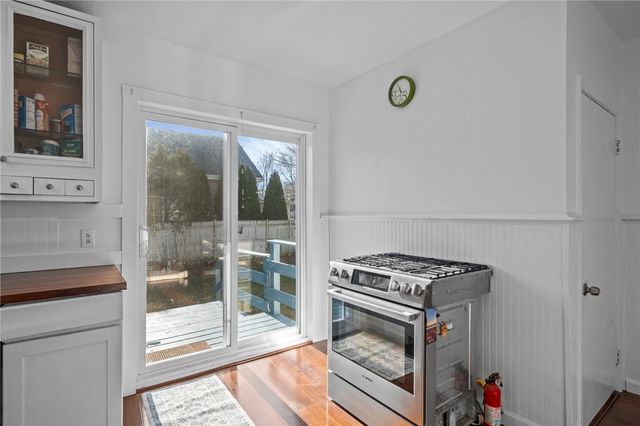 16 Courtway Street, Narragansett, RI 02882