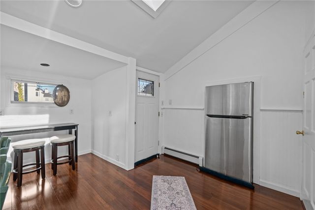 16 Courtway Street, Narragansett, RI 02882