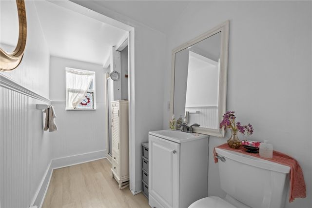 16 Courtway Street, Narragansett, RI 02882