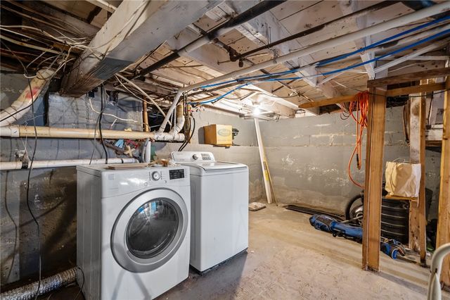 16 Courtway Street, Narragansett, RI 02882