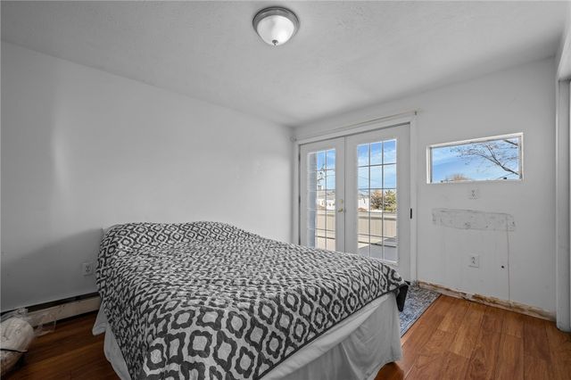 16 Courtway Street, Narragansett, RI 02882