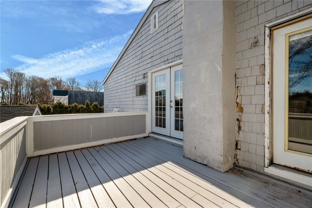 16 Courtway Street, Narragansett, RI 02882