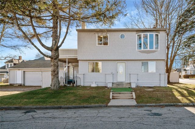 16 Courtway Street, Narragansett, RI 02882