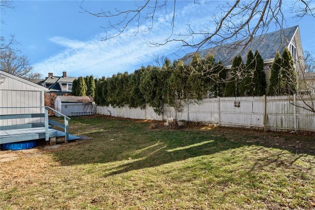 16 Courtway Street, Narragansett, RI 02882