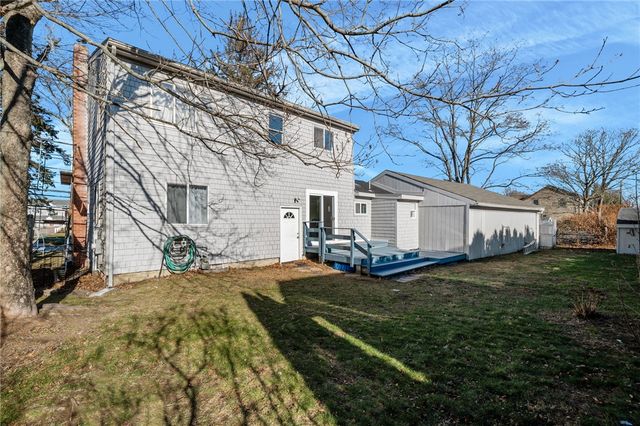 16 Courtway Street, Narragansett, RI 02882