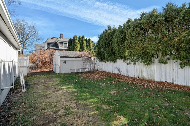 16 Courtway Street, Narragansett, RI 02882