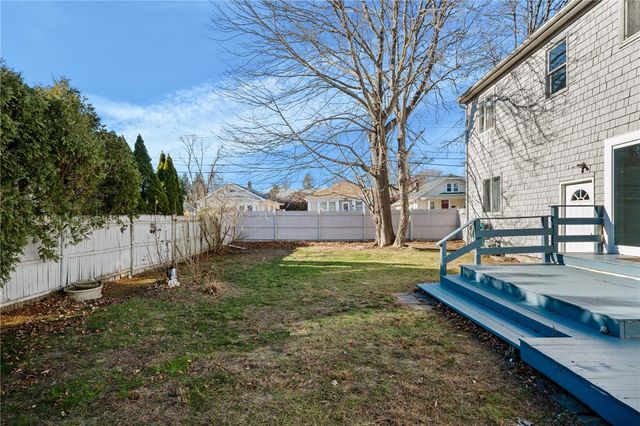 16 Courtway Street, Narragansett, RI 02882