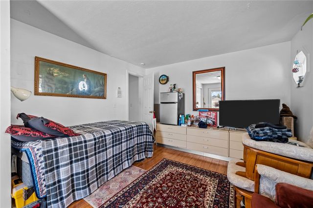 16 Courtway Street, Narragansett, RI 02882