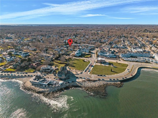 16 Courtway Street, Narragansett, RI 02882