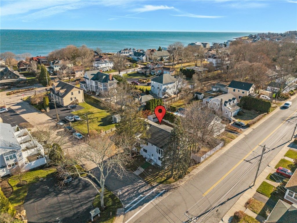 16 Courtway Street, Narragansett, RI 02882
