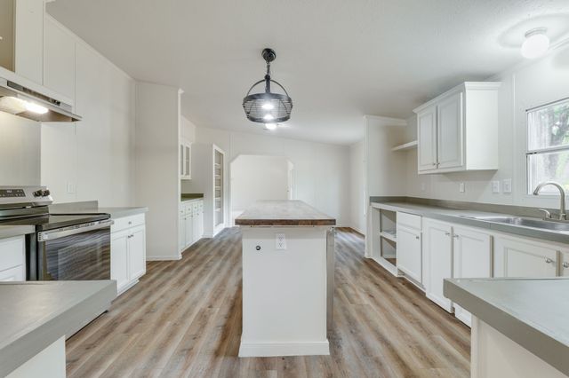 151 Private Road 958, Kirvin, TX 75859