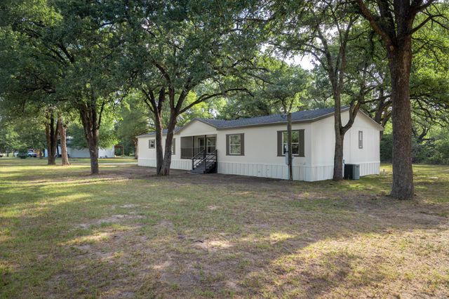 151 Private Road 958, Kirvin, TX 75859
