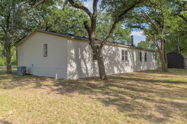 151 Private Road 958, Kirvin, TX 75859