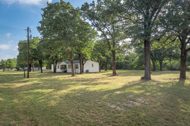 151 Private Road 958, Kirvin, TX 75859
