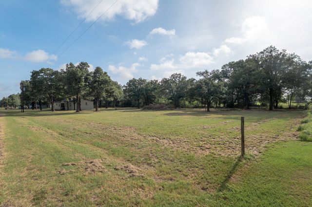 151 Private Road 958, Kirvin, TX 75859