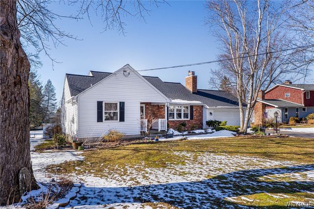 4 Old Orchard Lane, Orchard Park, NY 14127