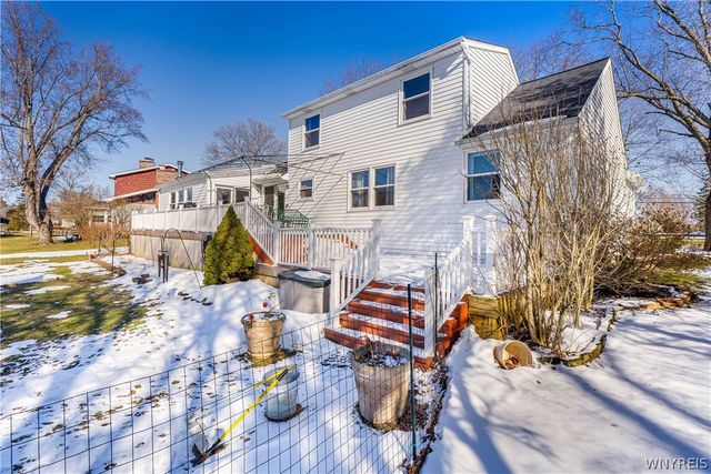 4 Old Orchard Lane, Orchard Park, NY 14127